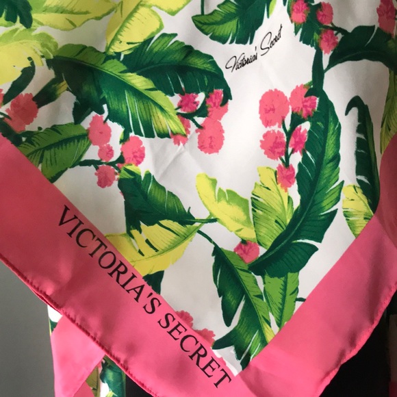 Super Large Victoria’s Secret Scarf And Wrap 🌸🌸 - Picture 4 of 8